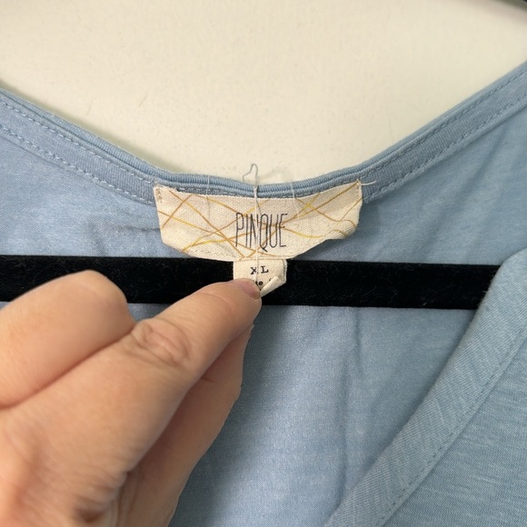 Pinque Tie-Front Button Down Light Blue Blouse Size XL - Picture 4 of 6